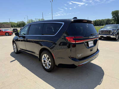2024 Chrysler Pacifica, $29962. Photo 3