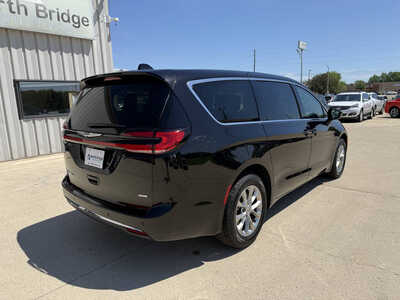 2024 Chrysler Pacifica, $29962. Photo 4