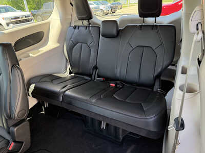 2024 Chrysler Pacifica, $29962. Photo 7