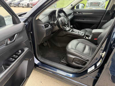 2017 Mazda CX-5, $11980. Photo 5