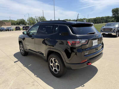 2022 Jeep Compass, $22481. Photo 3