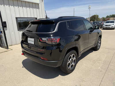 2022 Jeep Compass, $22481. Photo 4