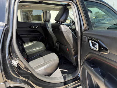 2022 Jeep Compass, $22481. Photo 12