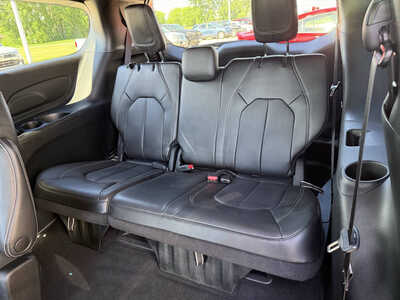 2023 Chrysler Pacifica, $27615. Photo 7