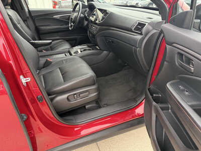 2022 Honda Passport, $29985. Photo 11