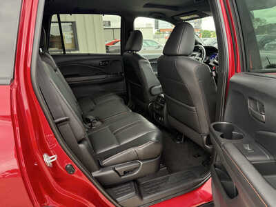 2022 Honda Passport, $29985. Photo 12