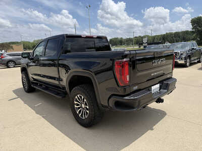 2022 GMC 1500 Crew Cab, $34424. Photo 3
