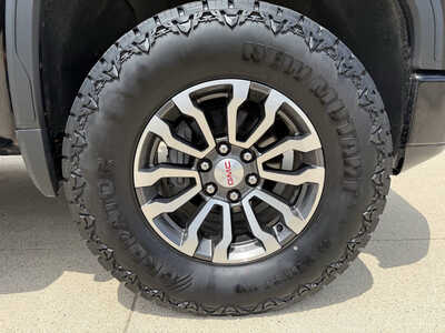 2022 GMC 1500 Crew Cab, $34424. Photo 10