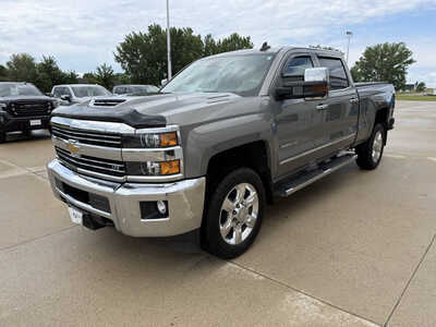 2017 Chevrolet 2500 Crew Cab, $41925. Photo 2
