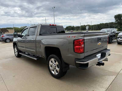 2017 Chevrolet 2500 Crew Cab, $41925. Photo 3