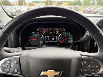 2017 Chevrolet 2500 Crew Cab, $41925. Photo 7