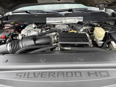 2017 Chevrolet 2500 Crew Cab, $41925. Photo 9