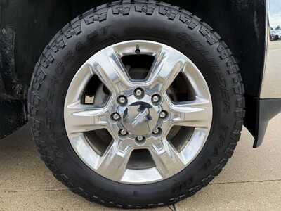 2017 Chevrolet 2500 Crew Cab, $41925. Photo 10