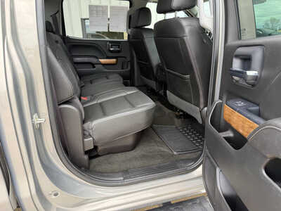2017 Chevrolet 2500 Crew Cab, $41925. Photo 12