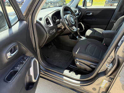 2018 Jeep Renegade, $11898. Photo 5