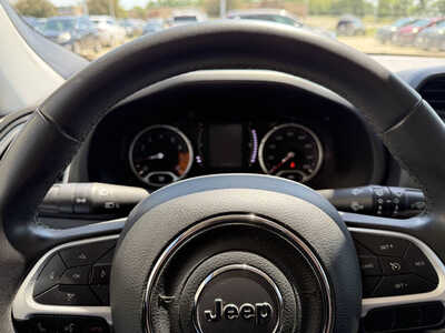 2018 Jeep Renegade, $11898. Photo 7