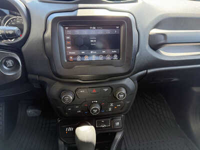 2018 Jeep Renegade, $11898. Photo 8