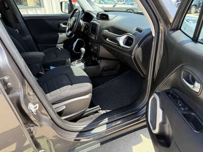 2018 Jeep Renegade, $11898. Photo 11