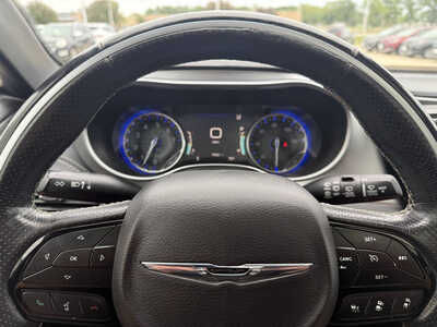 2019 Chrysler Pacifica, $20833. Photo 8