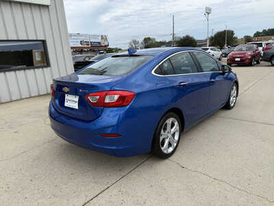 2017 Chevrolet Cruze, $9961. Photo 4