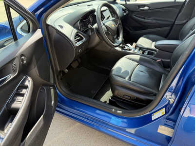 2017 Chevrolet Cruze, $9961. Photo 5