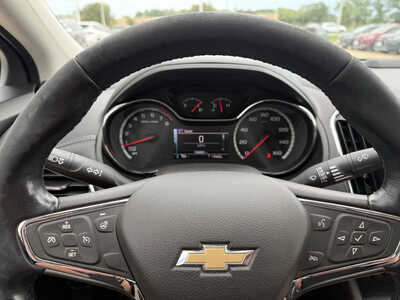 2017 Chevrolet Cruze, $9961. Photo 7