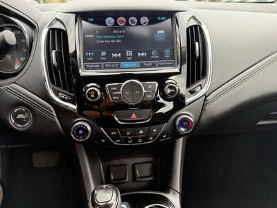 2017 Chevrolet Cruze, $9961. Photo 8