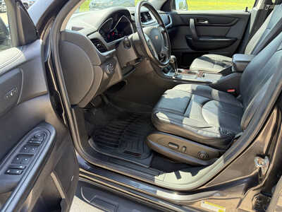 2017 Chevrolet Traverse, $9948. Photo 5