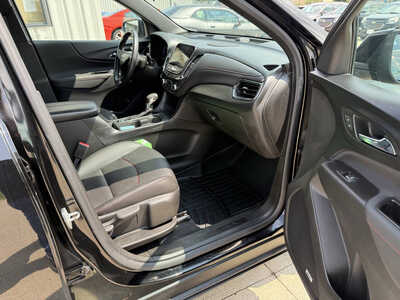 2022 Chevrolet Equinox, $20657. Photo 11