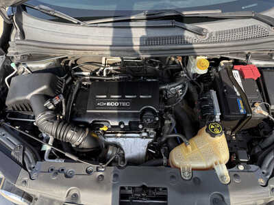 2013 Chevrolet Sonic, $6986. Photo 9