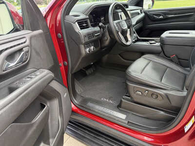2023 GMC Yukon, $46980. Photo 5