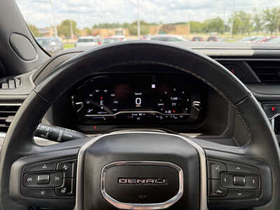 2023 GMC Yukon, $46980. Photo 8