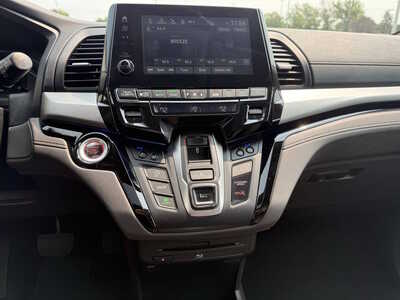 2018 Honda Odyssey, $26716. Photo 9