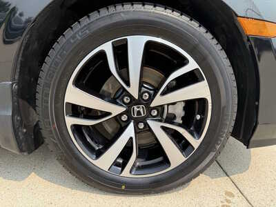 2018 Honda Odyssey, $26716. Photo 11