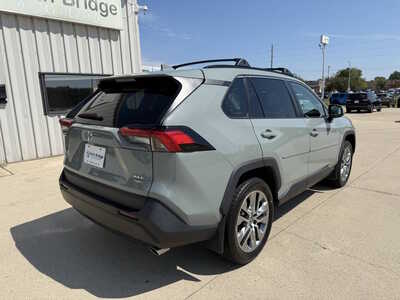 2022 Toyota RAV4, $31773. Photo 4