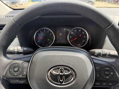 2022 Toyota RAV4, $31773. Photo 7