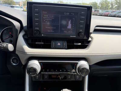 2022 Toyota RAV4, $31773. Photo 8