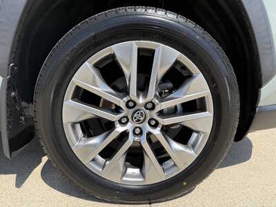 2022 Toyota RAV4, $31773. Photo 10