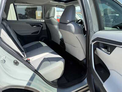 2022 Toyota RAV4, $31773. Photo 12