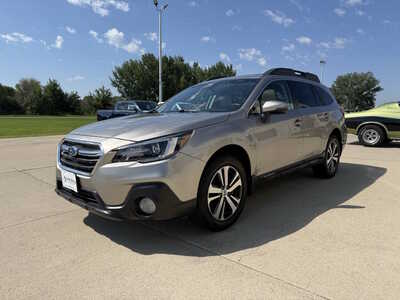 2018 Subaru Outback, $14944. Photo 2