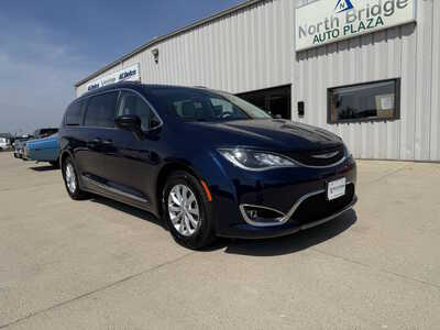2018 Chrysler Pacifica, $13786. Photo 1