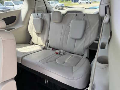 2018 Chrysler Pacifica, $13786. Photo 7