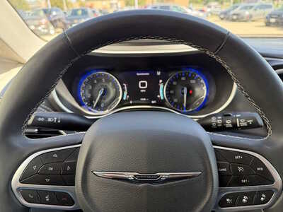2023 Chrysler Pacifica, $25450. Photo 8