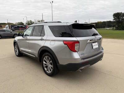 2022 Ford Explorer, $28662. Photo 3