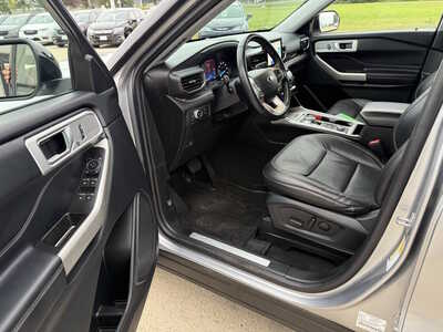 2022 Ford Explorer, $28662. Photo 5