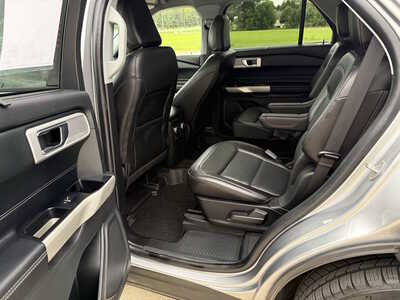 2022 Ford Explorer, $28662. Photo 6