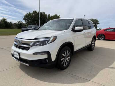 2019 Honda Pilot, $21742. Photo 2