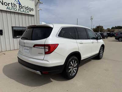 2019 Honda Pilot, $21742. Photo 4