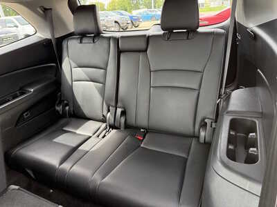 2019 Honda Pilot, $21742. Photo 7