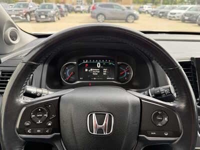 2019 Honda Pilot, $21742. Photo 8